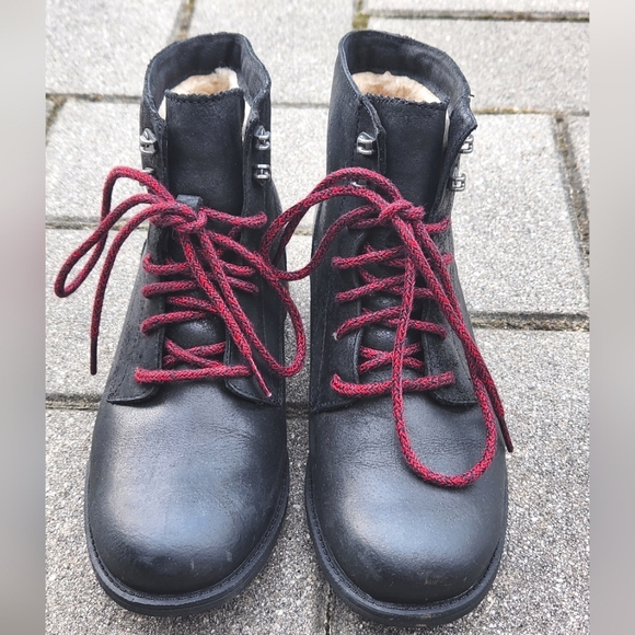 UGG Shoes - UGG Women's Black Denali Lace-up Hiker/Combat Moto Boots w/ Fur Lining 7